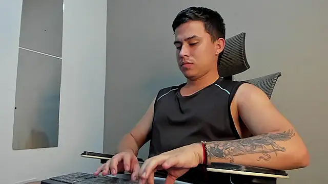 mattiwsmorris  online show from December 2025 06:00:01 AM