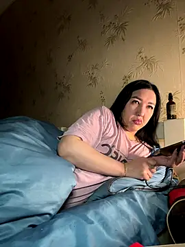 Snapshot of Naughtbaby_2025 chatting on December 2025 12:40:02 AM Naughtbaby 2025 online show from December 2025 12:40:02 AM