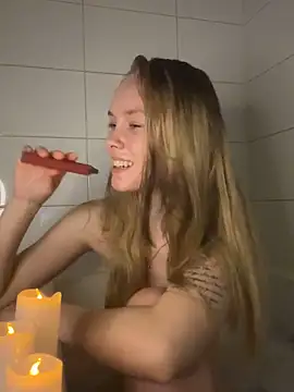 Snapshot of cosplayercutie0w0 chatting on March 2025 10:37:02 PM cosplayercutie0w0 online show from March 2025 10:37:02 PM