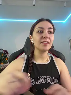 Snapshot of AshleySkott_ chatting on November 2025 08:37:02 AM AshleySkott online show from November 2025 08:37:02 AM