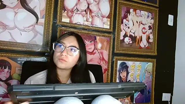 Snapshot of Arielle_lov chatting on March 2025 05:49:01 PM Arielle lov online show from March 2025 05:49:01 PM