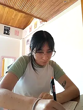 Snapshot of Arielle_lov chatting on October 2025 04:07:02 PM Arielle lov online show from October 2025 04:07:02 PM