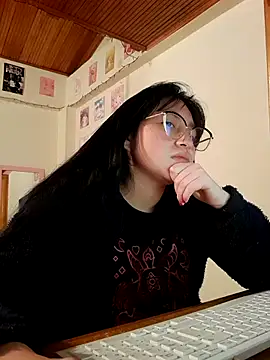 Snapshot of Arielle_lov chatting on October 2025 04:12:02 AM Arielle lov online show from October 2025 04:12:02 AM