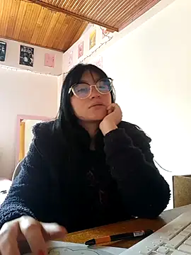 Snapshot of Arielle_lov chatting on October 2025 04:17:02 PM Arielle lov online show from October 2025 04:17:02 PM