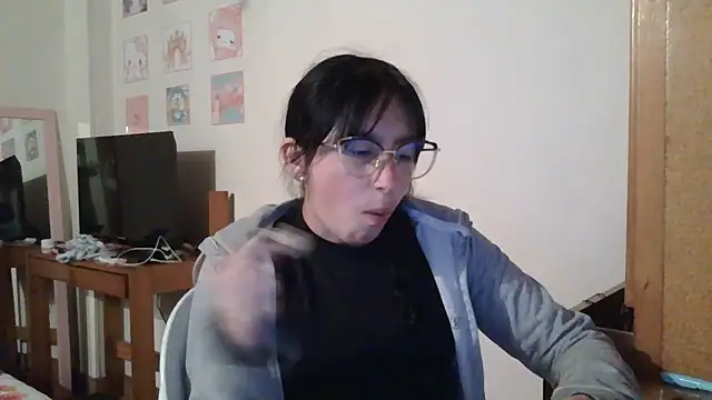 Snapshot of Arielle_lov chatting on October 2025 10:32:02 PM Arielle lov online show from October 2025 10:32:02 PM