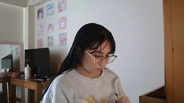 Snapshot of Arielle_lov chatting on November 2025 09:38:01 PM Arielle lov online show from November 2025 09:38:01 PM