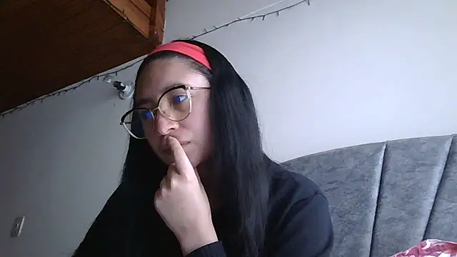 Snapshot of Arielle_lov chatting on December 2025 07:42:02 PM Arielle lov online show from December 2025 07:42:02 PM