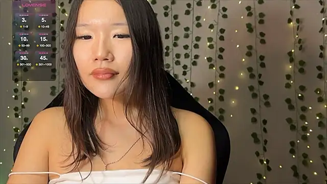 Asian Vi online show from September 2025 08:43:01 PM