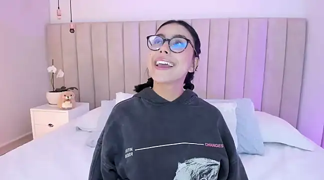 miss martiina online show from March 2025 11:05:01 PM