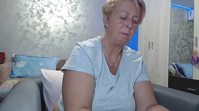Snapshot of RosesandLillies chatting on January 2025 06:24:02 PM RosesandLillies online show from January 2025 06:24:02 PM