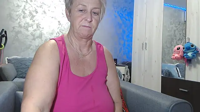 RosesandLillies online show from November 2025 06:08:01 PM