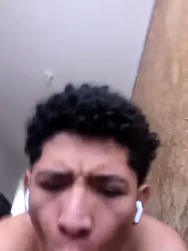 Snapshot of Magno_03 chatting on October 2025 04:03:02 PM Magno 03 online show from October 2025 04:03:02 PM