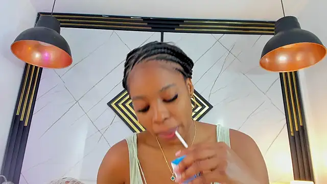 EmilyDiaaz online show from October 2025 12:19:01 PM