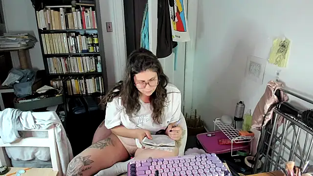 Rosiee69  online show from November 2025 09:16:01 PM