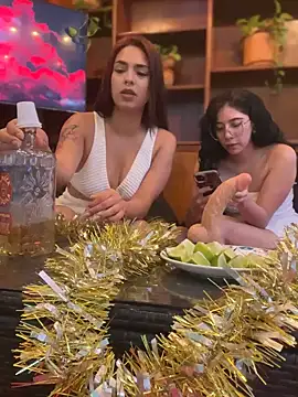 Snapshot of Alice_surprise chatting on March 2025 10:42:01 PM Alice surprise online show from March 2025 10:42:01 PM