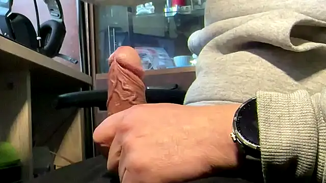 LattenLarsi online show from April 2026 03:17:02 PM