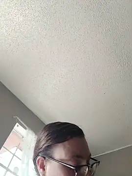 HTXBELLE online show from November 2025 05:26:02 PM