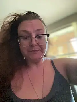 HTXBELLE online show from April 2026 12:00:01 AM