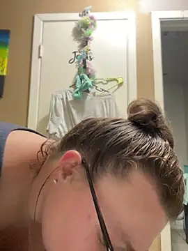 HTXBELLE online show from April 2026 08:42:02 PM