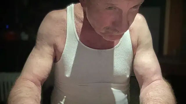 Snapshot of DominantDong chatting on March 2025 02:36:01 AM DominantDong online show from March 2025 02:36:01 AM