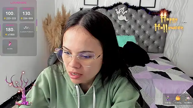 Snapshot of Kath_latorre chatting on October 2025 01:07:02 PM Kath latorre online show from October 2025 01:07:02 PM