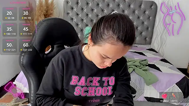 Snapshot of Kath_latorre chatting on November 2025 01:17:02 PM Kath latorre online show from November 2025 01:17:02 PM