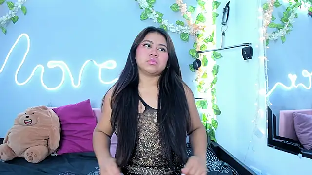 Snapshot of Luna_Sommer chatting on March 2025 01:17:02 PM Luna Sommer online show from March 2025 01:17:02 PM