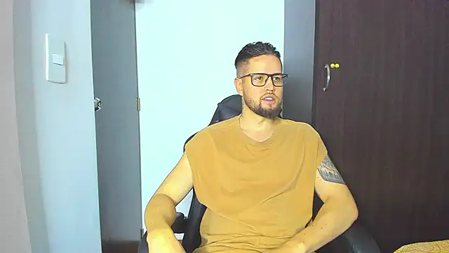 Snapshot of bastianwatson10 chatting on November 2025 02:50:01 PM bastianwatson10 online show from November 2025 02:50:01 PM