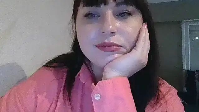 Snapshot of KamillaLaLove chatting on October 2025 11:03:02 PM KamillaLaLove online show from October 2025 11:03:02 PM