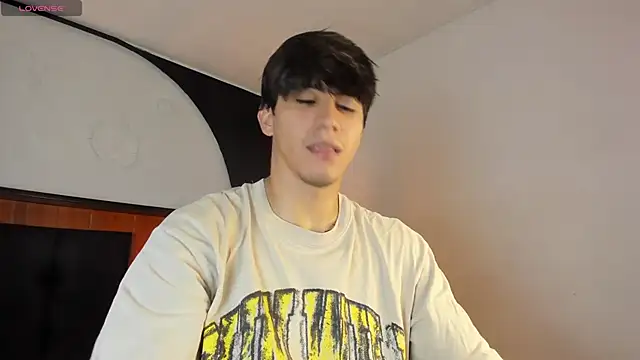 Allex Cano online show from March 2026 08:33:01 PM