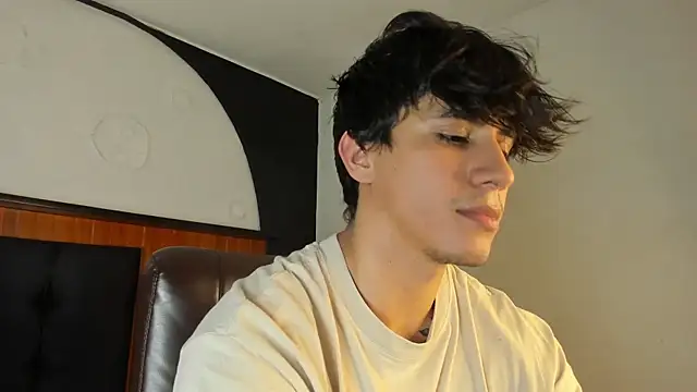 Allex Cano online show from March 2026 05:19:01 AM