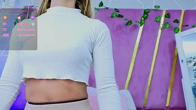 Snapshot of EmmyCortez chatting on September 2025 11:46:02 AM EmmyCortez online show from September 2025 11:46:02 AM