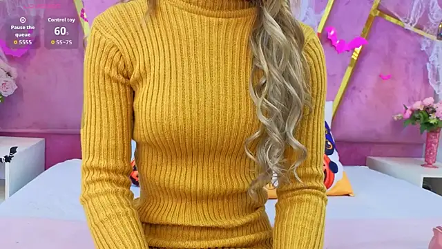 Snapshot of EmmyCortez chatting on October 2025 11:46:02 AM EmmyCortez online show from October 2025 11:46:02 AM