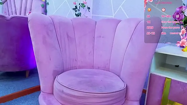 Snapshot of EmmyCortez chatting on November 2025 11:51:02 AM EmmyCortez online show from November 2025 11:51:02 AM