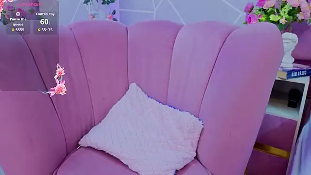 Snapshot of EmmyCortez chatting on December 2025 11:48:01 AM EmmyCortez online show from December 2025 11:48:01 AM