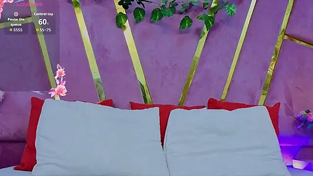 Snapshot of EmmyCortez chatting on December 2025 11:52:02 AM EmmyCortez online show from December 2025 11:52:02 AM