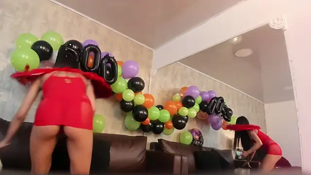 Snapshot of NahomyCarther chatting on October 2025 04:03:02 AM NahomyCarther online show from October 2025 04:03:02 AM