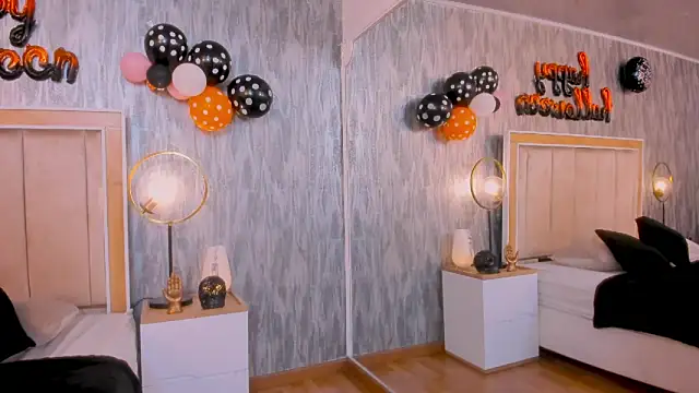 Snapshot of NahomyCarther chatting on October 2025 03:51:02 AM NahomyCarther online show from October 2025 03:51:02 AM