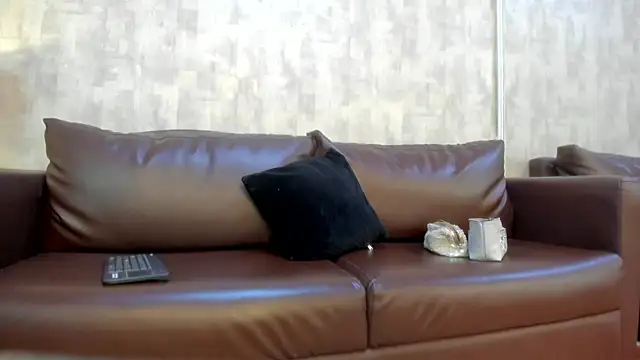 Snapshot of NahomyCarther chatting on November 2025 03:50:01 AM NahomyCarther online show from November 2025 03:50:01 AM