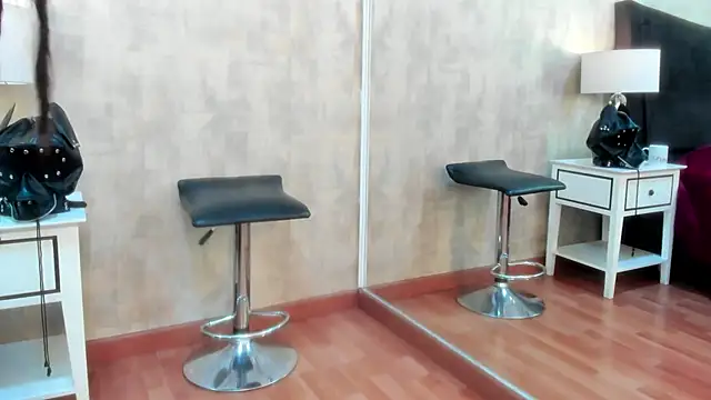 Snapshot of NahomyCarther chatting on November 2025 04:22:01 AM NahomyCarther online show from November 2025 04:22:01 AM