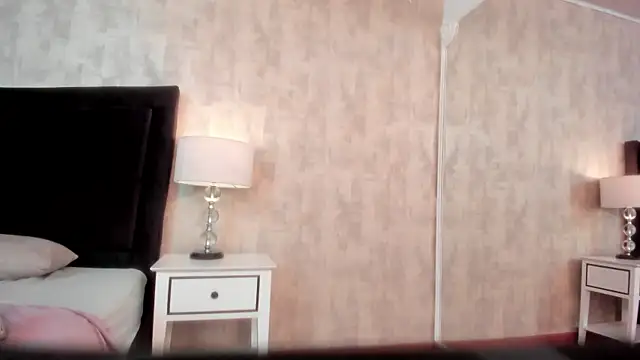 Snapshot of NahomyCarther chatting on November 2025 04:43:02 AM NahomyCarther online show from November 2025 04:43:02 AM