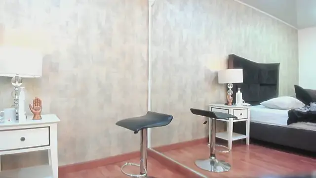 Snapshot of NahomyCarther chatting on November 2025 03:28:01 AM NahomyCarther online show from November 2025 03:28:01 AM