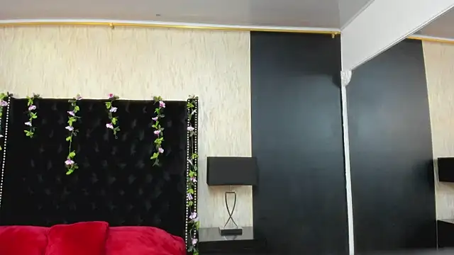 Snapshot of NahomyCarther chatting on November 2025 04:01:02 AM NahomyCarther online show from November 2025 04:01:02 AM