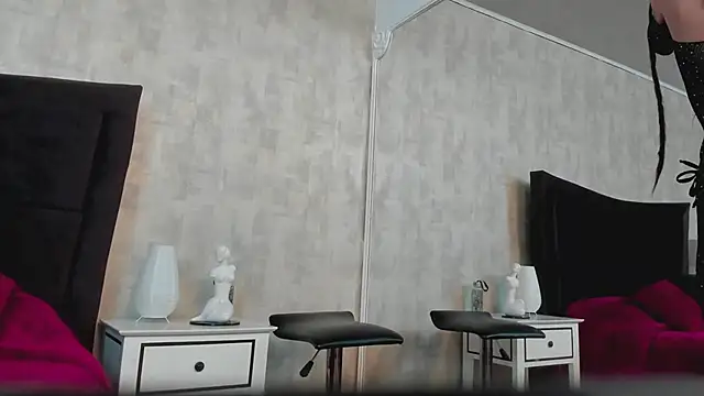 NahomyCarther online show from April 2026 11:05:02 PM