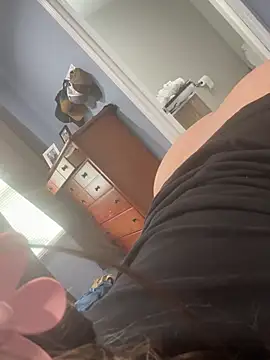 Snapshot of SirensKissss chatting on February 2025 05:36:02 PM SirensKissss online show from February 2025 05:36:02 PM