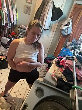 Snapshot of SirensKissss chatting on March 2025 09:08:02 PM SirensKissss online show from March 2025 09:08:02 PM