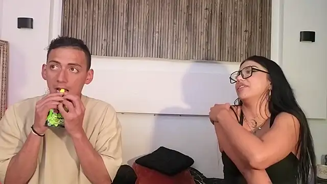 aron and paula online show from October 2025 04:02:02 AM