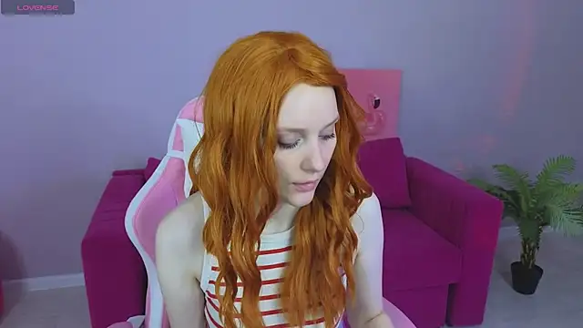 Snapshot of KristinMoore chatting on March 2025 09:23:02 AM KristinMoore online show from March 2025 09:23:02 AM