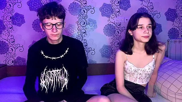 baby lesi online show from November 2025 04:00:02 PM