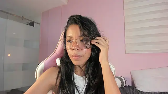 Snapshot of emily_sweett24 chatting on March 2025 03:16:02 PM emily sweett24 online show from March 2025 03:16:02 PM